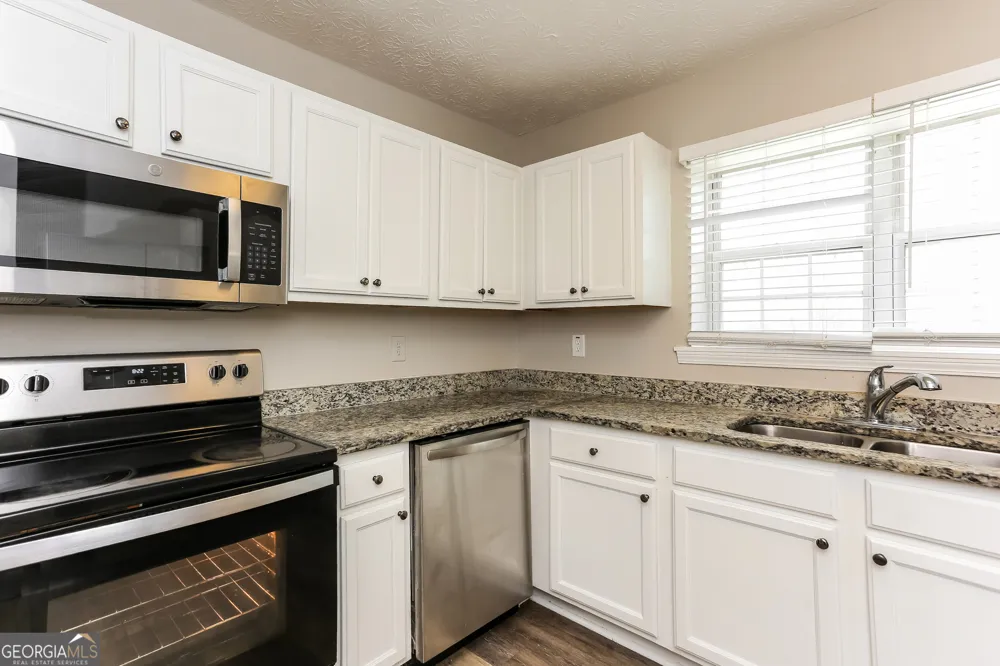 372 Jasmine DR Locust Grove, GA 30248