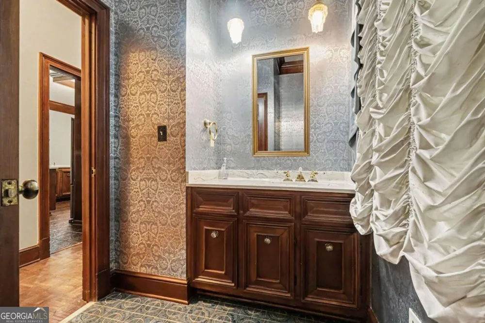 6415 River Chase CIR Sandy Springs, GA 30328