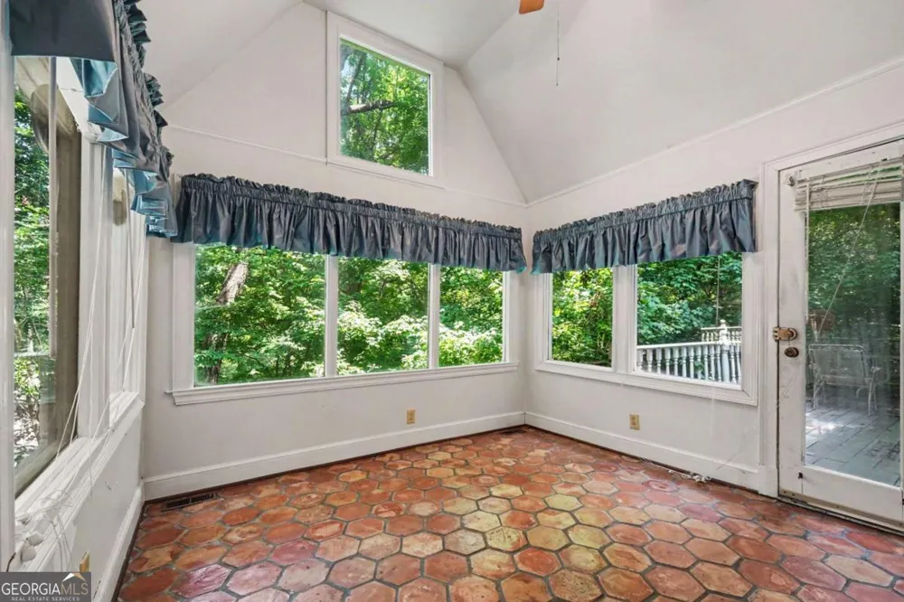 6415 River Chase CIR Sandy Springs, GA 30328