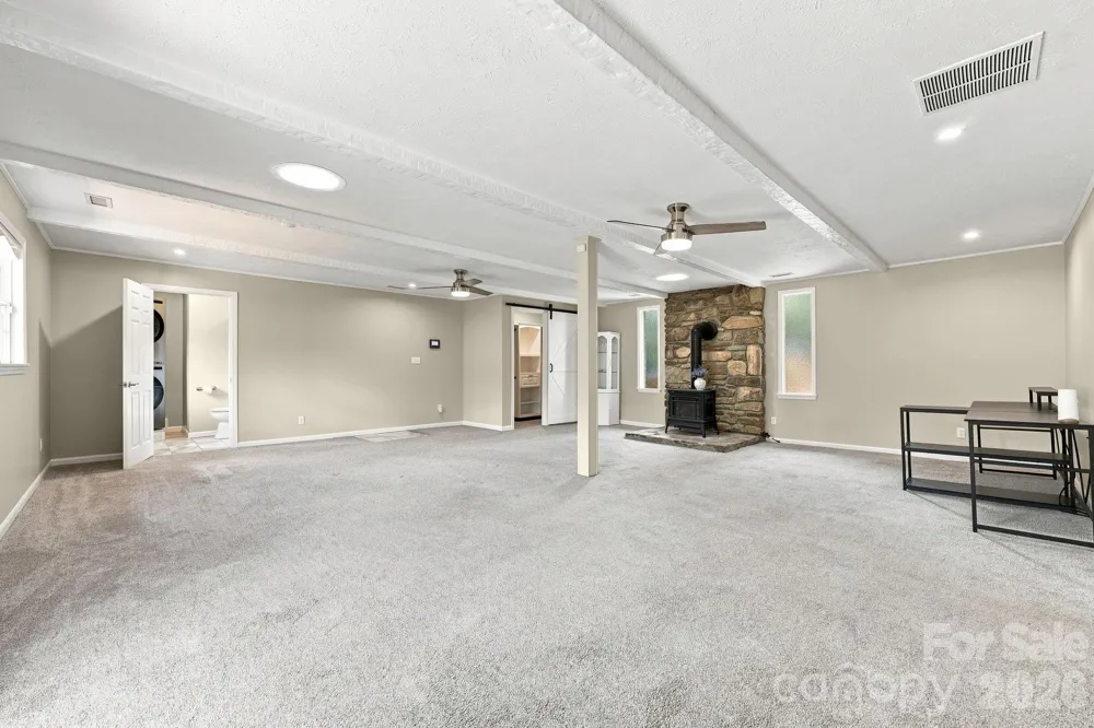364 Pace Road Hendersonville, NC 28792