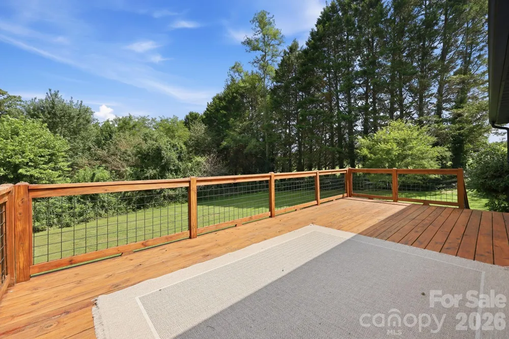 364 Pace Road Hendersonville, NC 28792