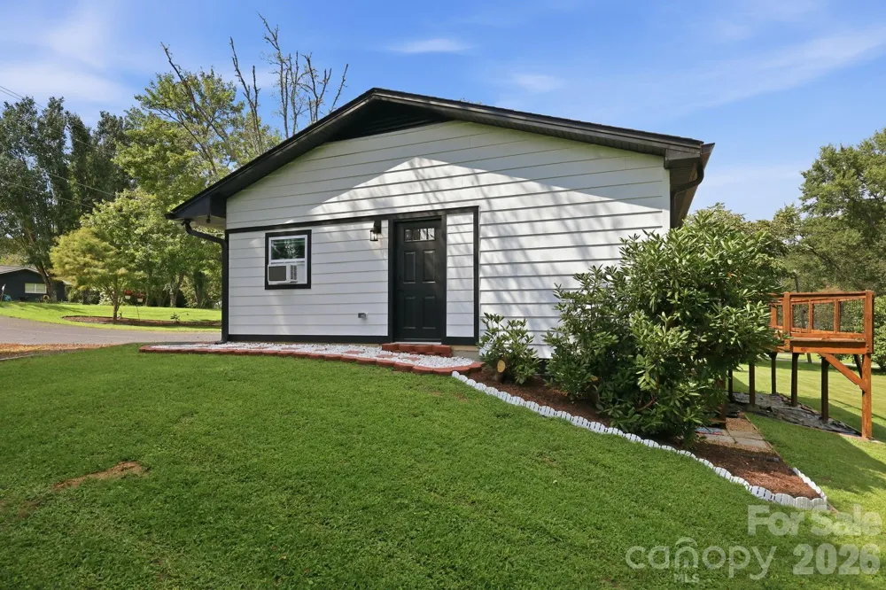 364 Pace Road Hendersonville, NC 28792