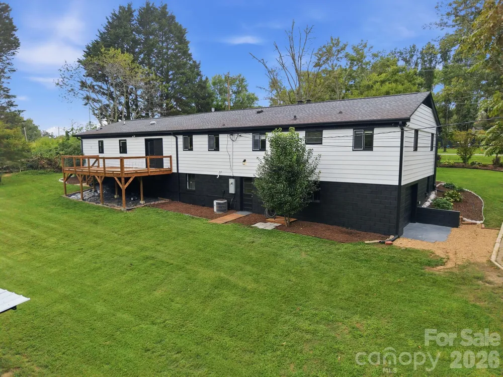 364 Pace Road Hendersonville, NC 28792