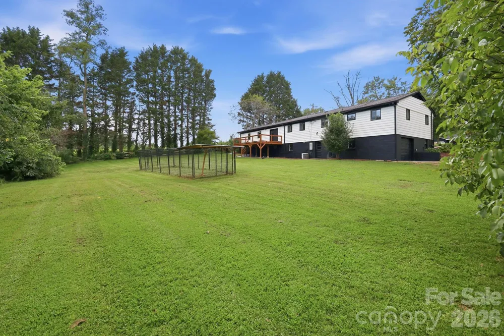 364 Pace Road Hendersonville, NC 28792