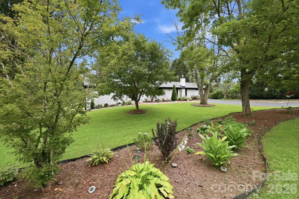 364 Pace Road Hendersonville, NC 28792