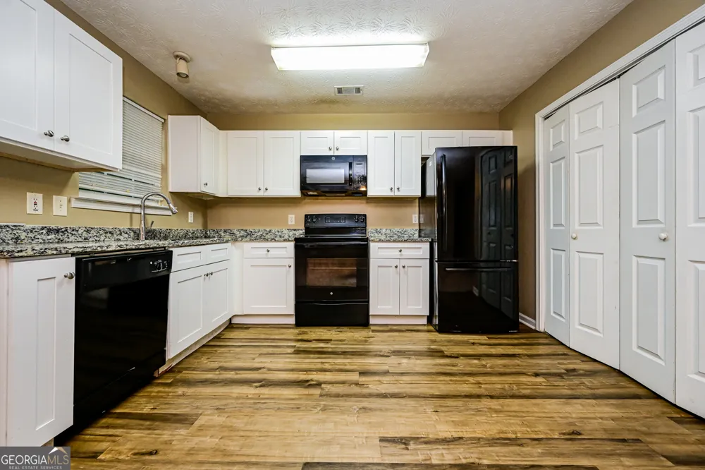 137 Longstreet CIR Oxford, GA 30054