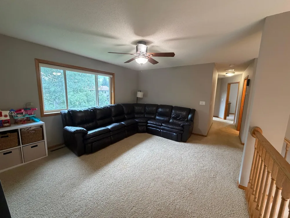 25724 Goldfinch Avenue Wyoming, MN 55092