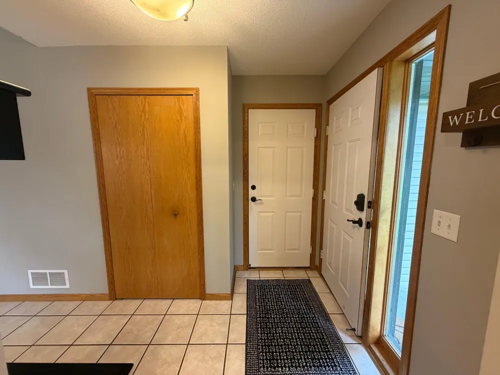 25724 Goldfinch Avenue Wyoming, MN 55092