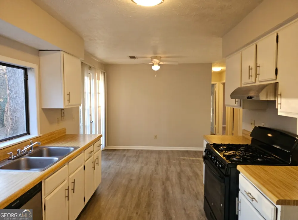 8147 Flamingo DR Jonesboro, GA 30238
