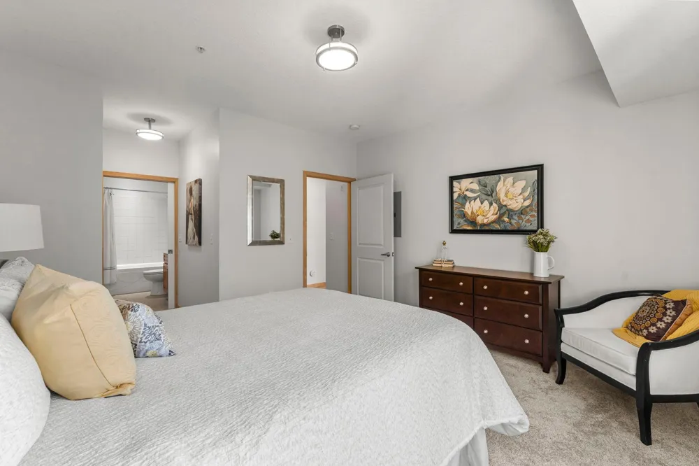 10806 S Shore Drive #103 Plymouth, MN 55441