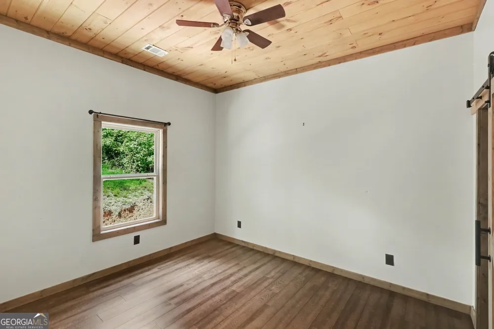 78 Lake Top LN Ellijay, GA 30540