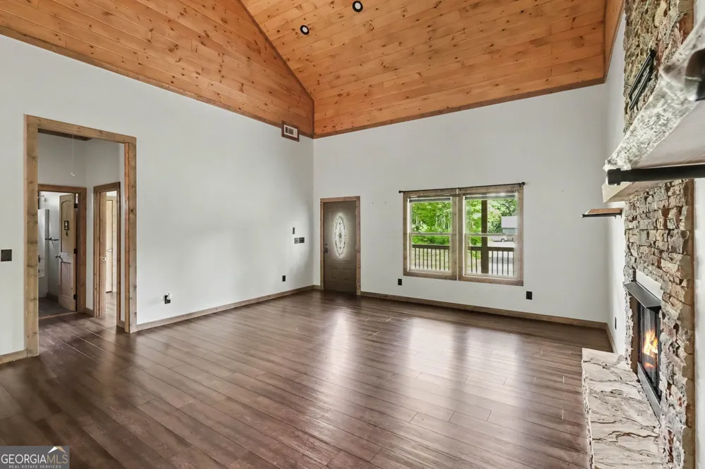 78 Lake Top LN Ellijay, GA 30540