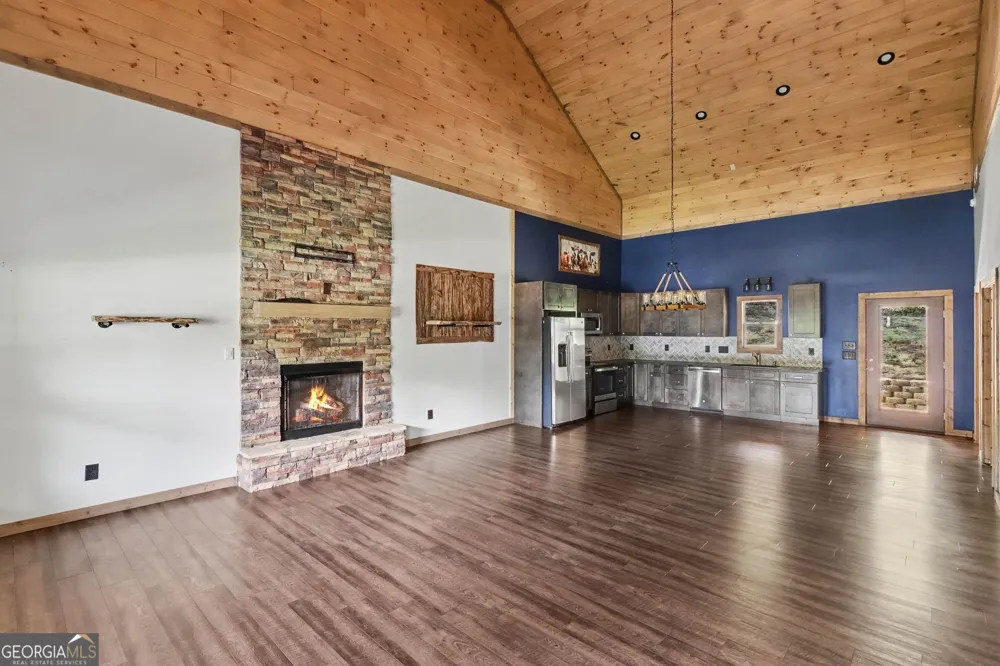 78 Lake Top LN Ellijay, GA 30540