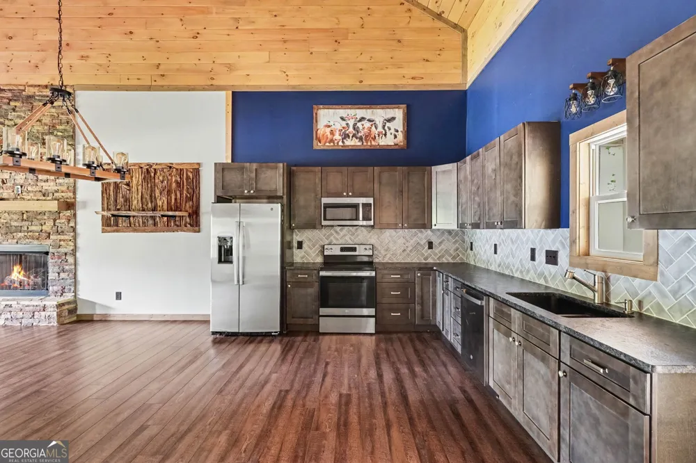 78 Lake Top LN Ellijay, GA 30540