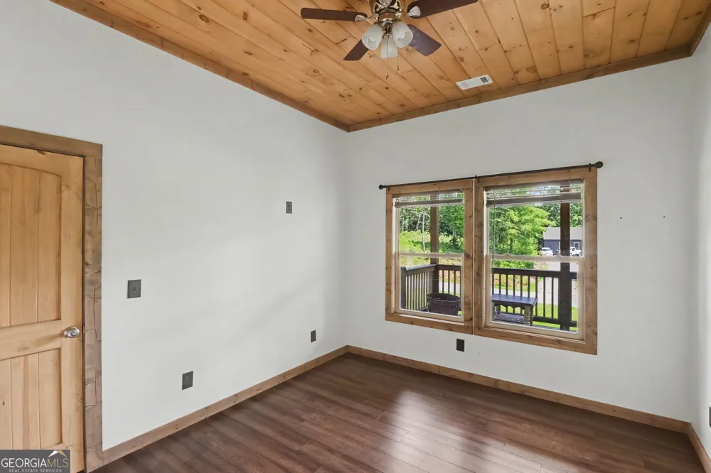 78 Lake Top LN Ellijay, GA 30540