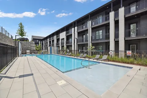 2900 Edwin Way #102