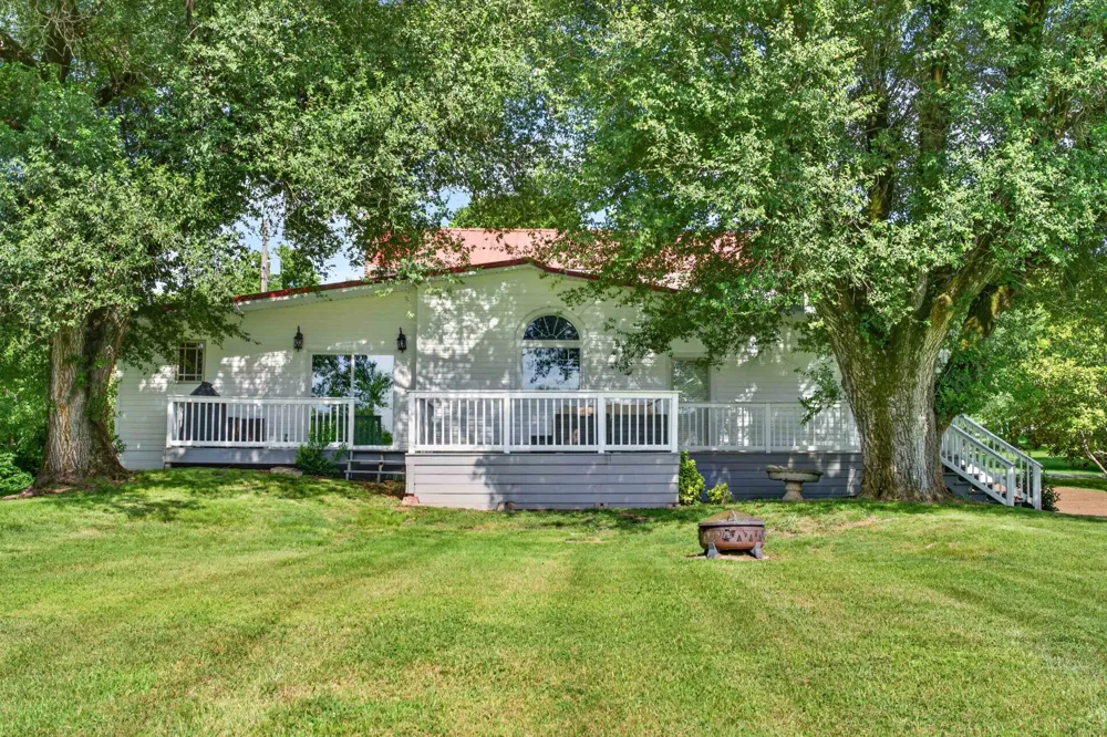 3798 McCandless Rd Columbia, TN 38401
