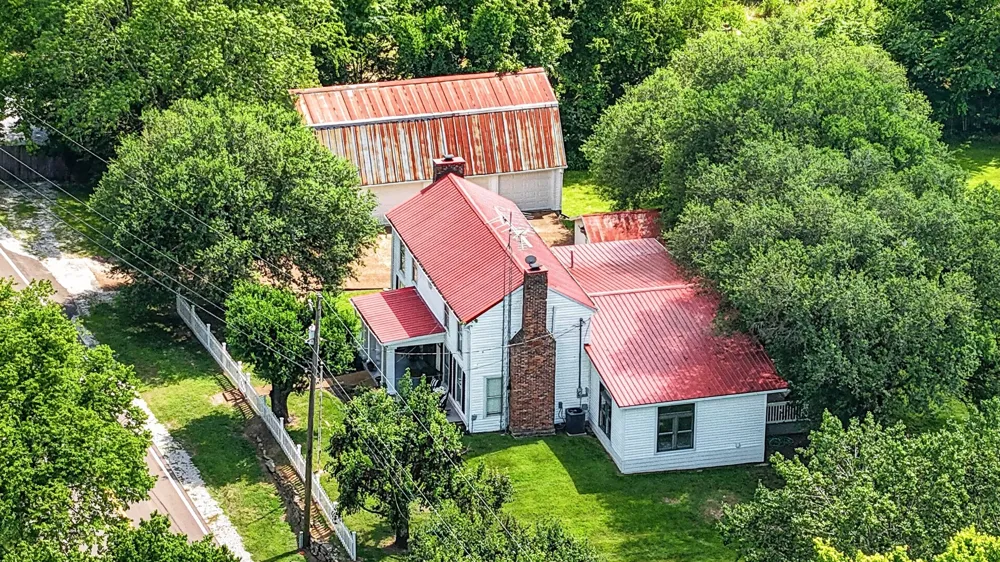 3798 McCandless Rd Columbia, TN 38401