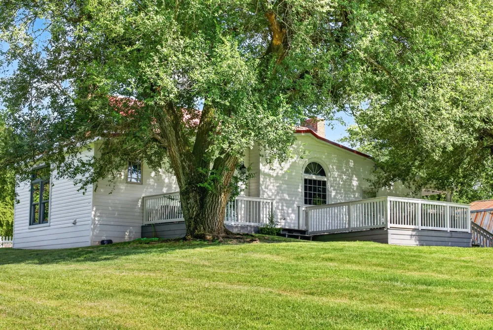 3798 McCandless Rd Columbia, TN 38401