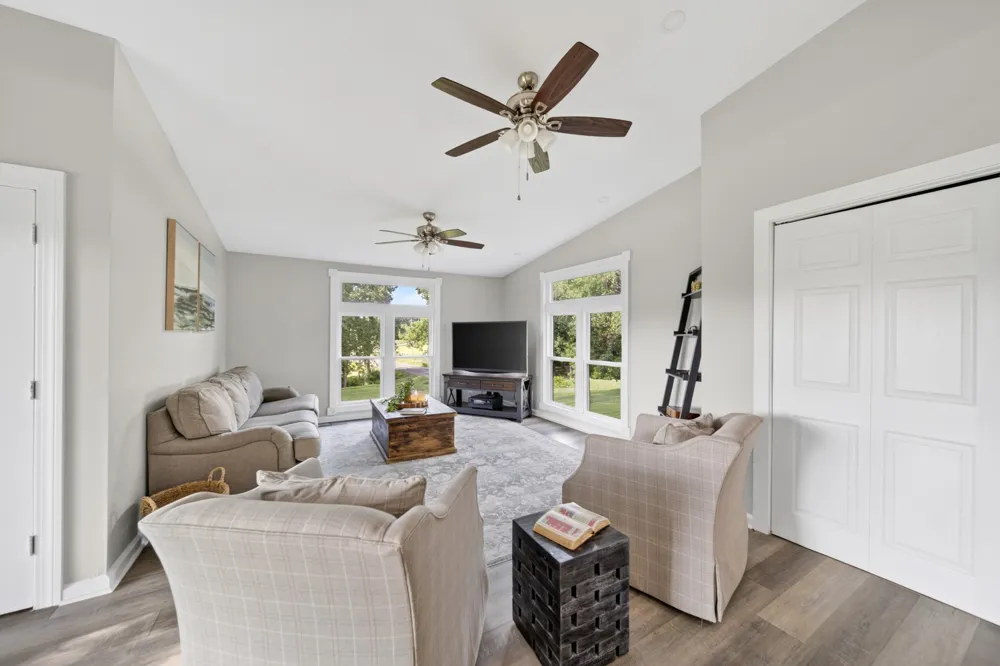 3798 McCandless Rd Columbia, TN 38401
