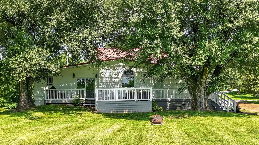 3798 McCandless Rd Columbia, TN 38401
