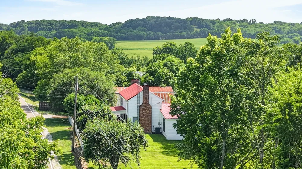 3798 McCandless Rd Columbia, TN 38401