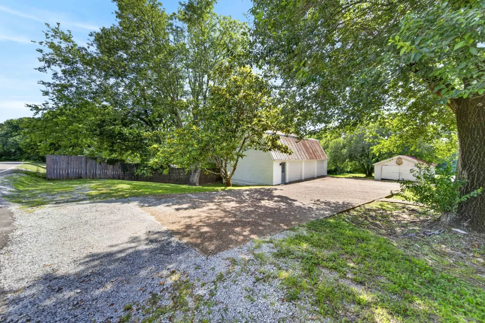 3798 McCandless Rd Columbia, TN 38401
