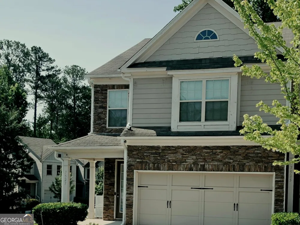 7527 Stone Creek PATH Lithonia, GA 30038