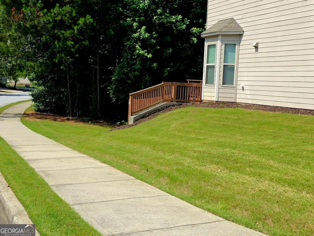7527 Stone Creek PATH Lithonia, GA 30038