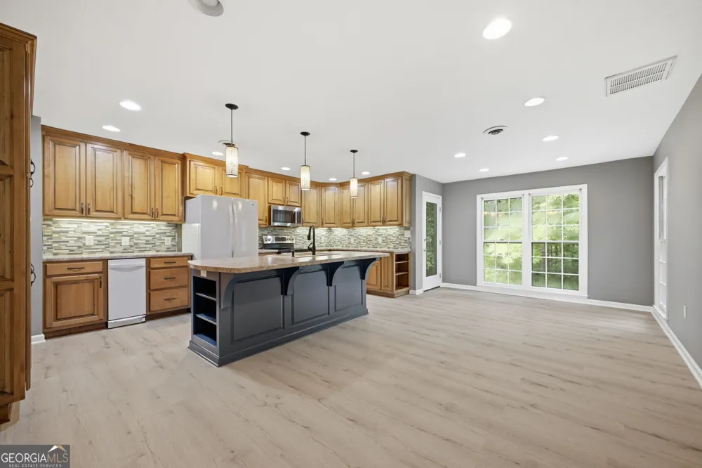571 Frontier CIR Summerville, GA 30747