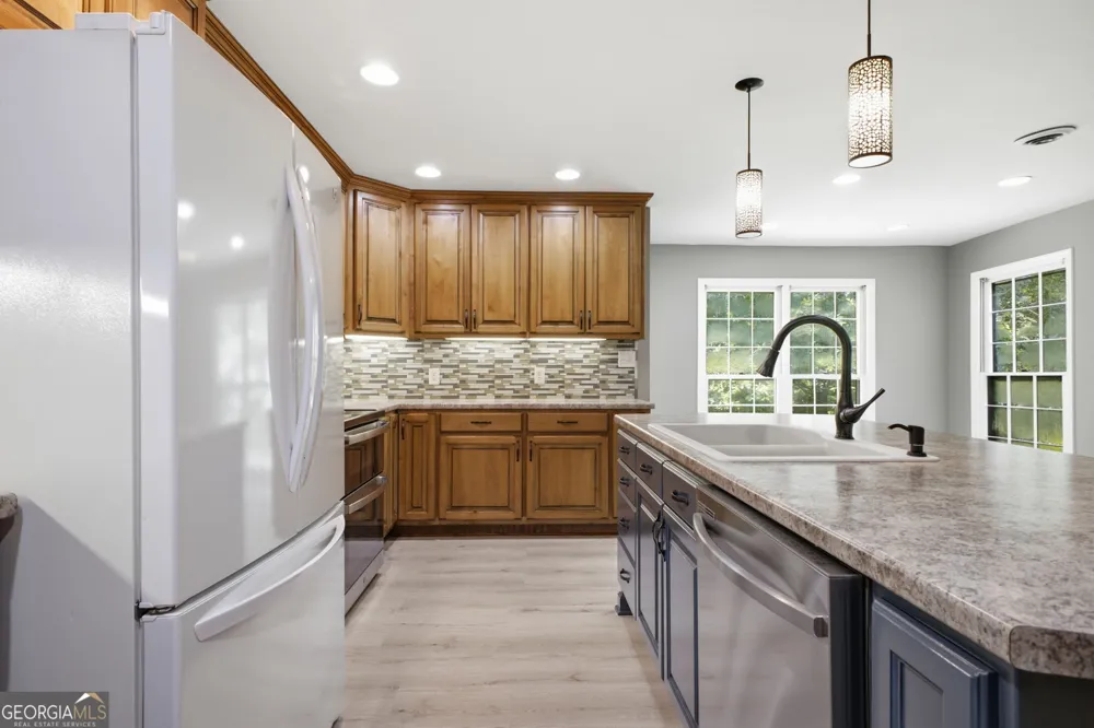 571 Frontier CIR Summerville, GA 30747