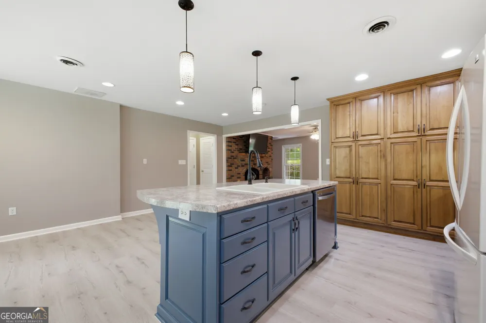 571 Frontier CIR Summerville, GA 30747