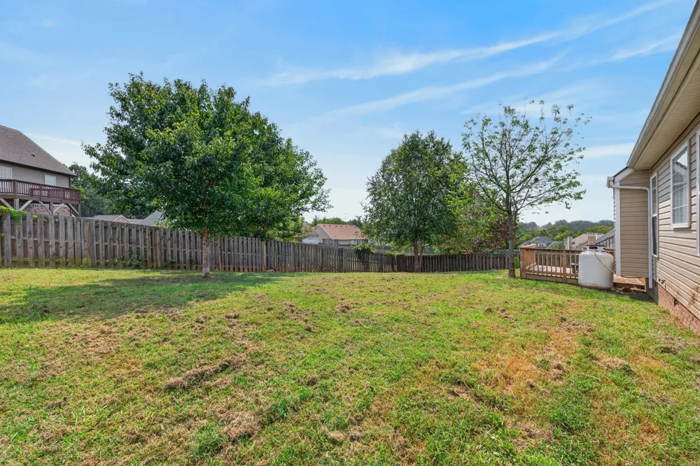 1809 Patricia Dr Clarksville, TN 37040