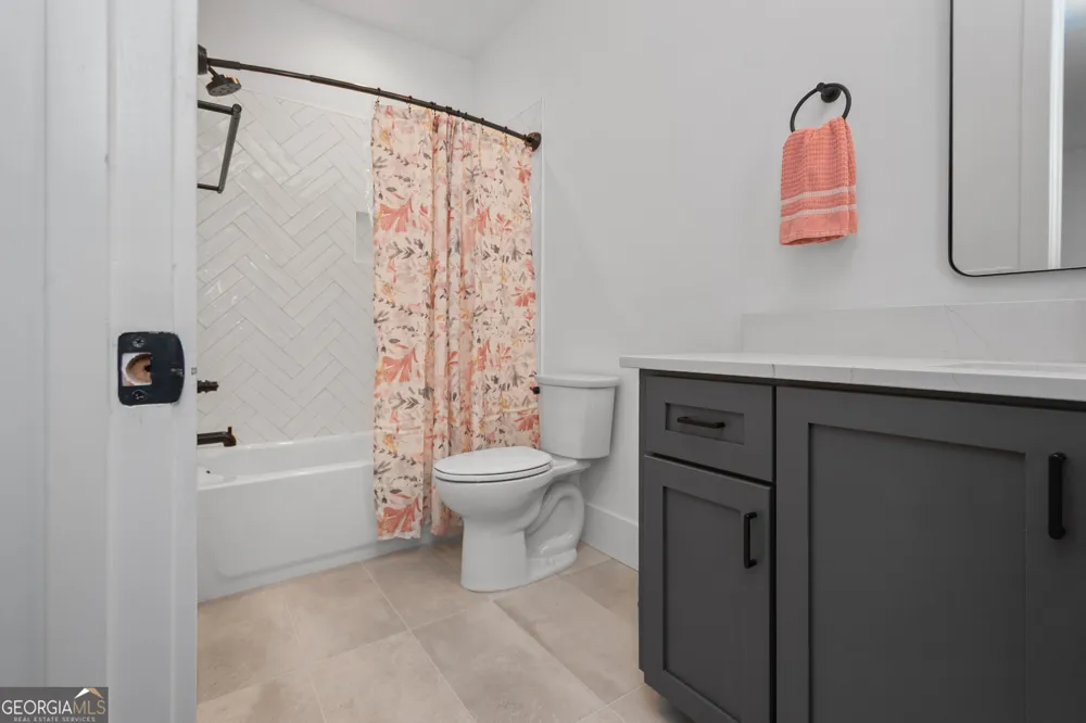 220 Arbor Garden CIR Newnan, GA 30265
