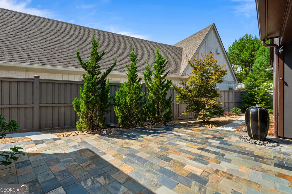 220 Arbor Garden CIR Newnan, GA 30265