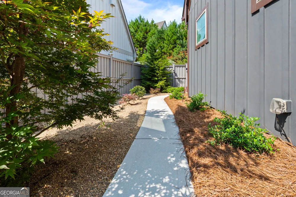 220 Arbor Garden CIR Newnan, GA 30265