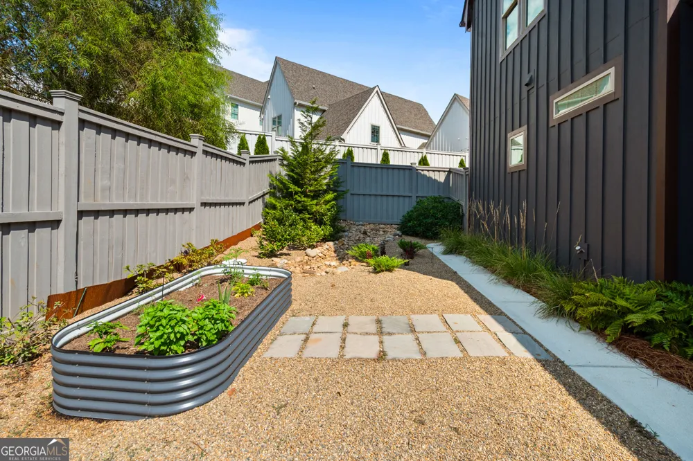 220 Arbor Garden CIR Newnan, GA 30265