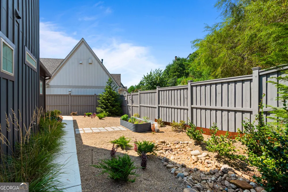 220 Arbor Garden CIR Newnan, GA 30265