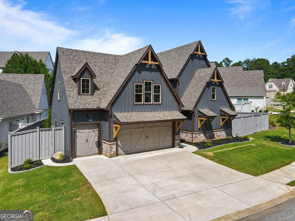 220 Arbor Garden CIR Newnan, GA 30265