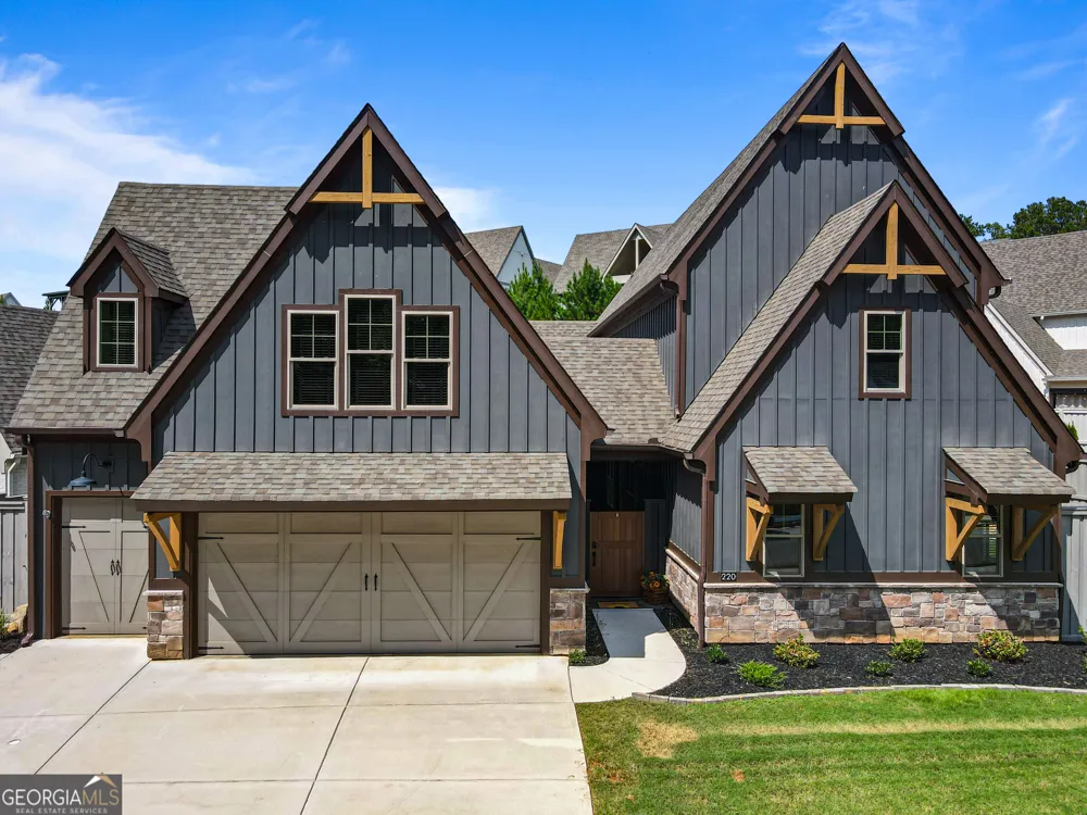 220 Arbor Garden CIR Newnan, GA 30265