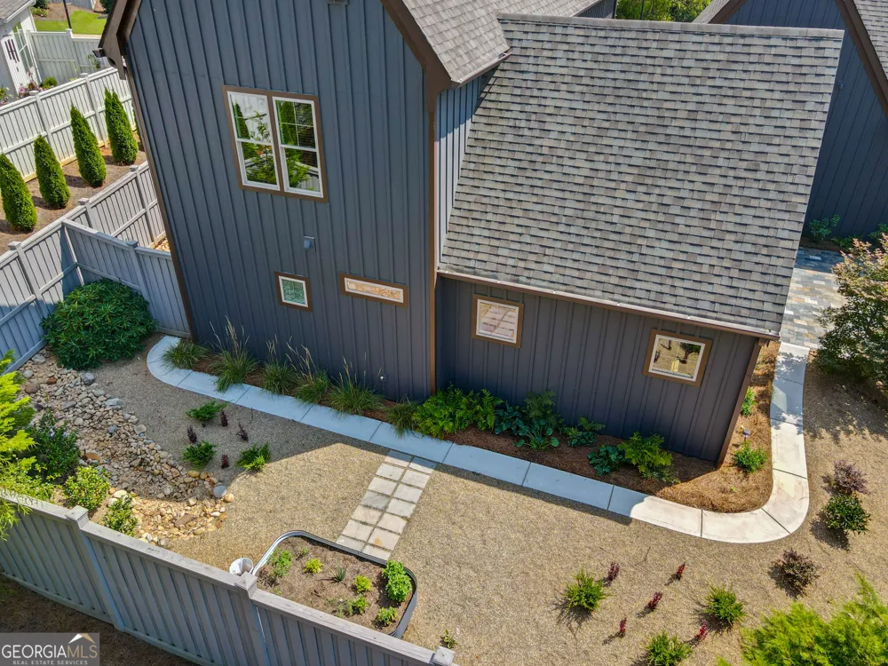 220 Arbor Garden CIR Newnan, GA 30265