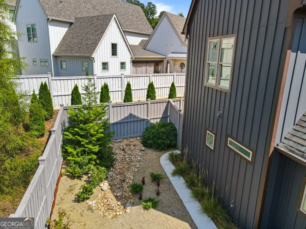 220 Arbor Garden CIR Newnan, GA 30265