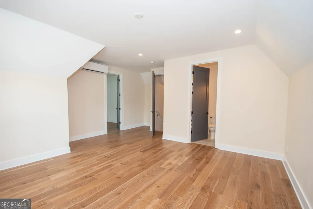 220 Arbor Garden CIR Newnan, GA 30265