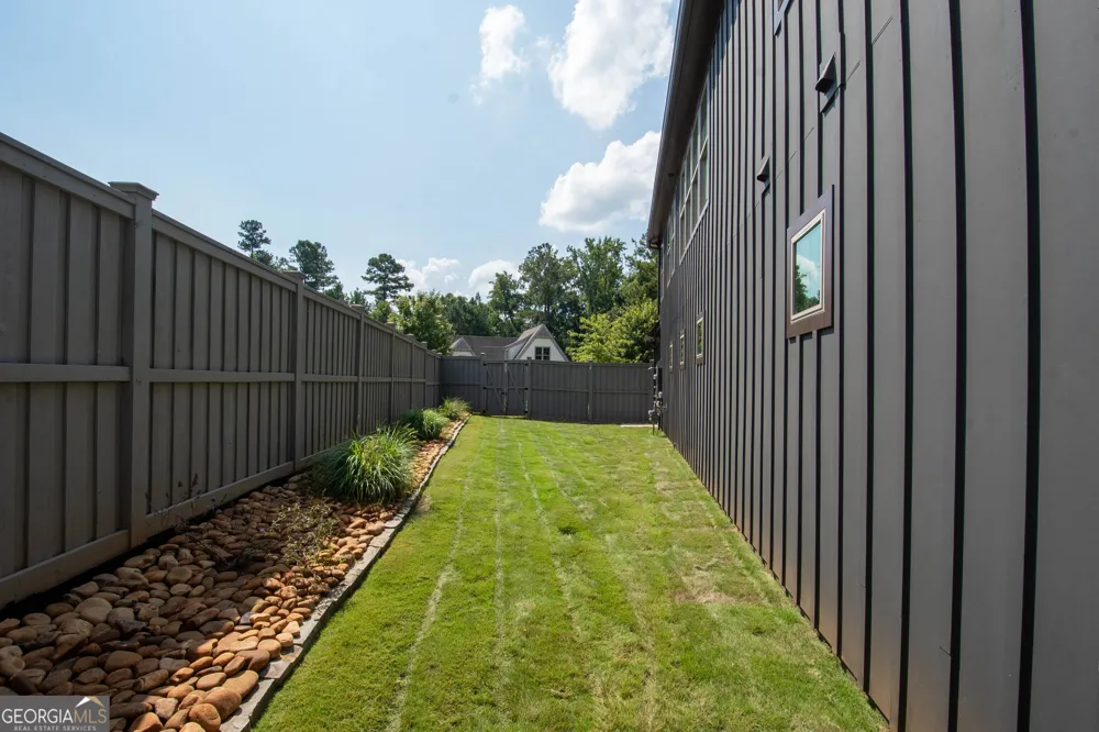 220 Arbor Garden CIR Newnan, GA 30265