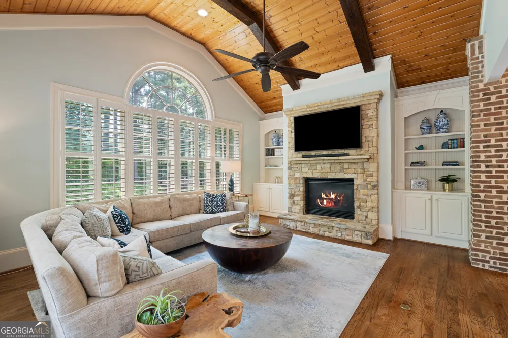 6327 Howell Cobb CT Acworth, GA 30101