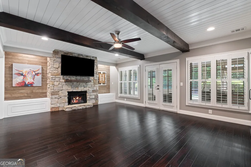 6327 Howell Cobb CT Acworth, GA 30101