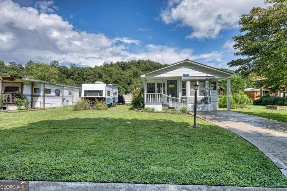 4353 Riverbank RUN Hiawassee, GA 30546