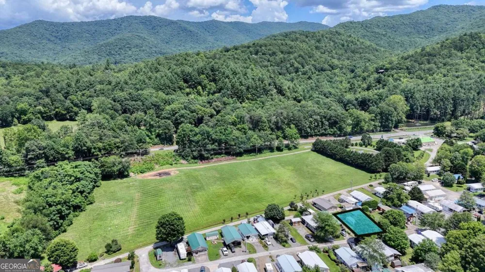 4353 Riverbank RUN Hiawassee, GA 30546
