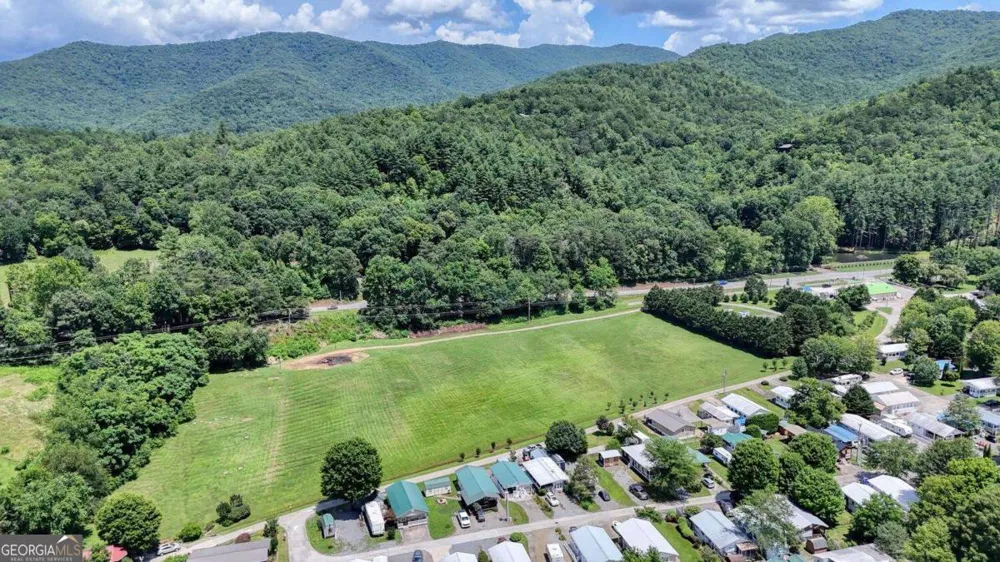 4353 Riverbank RUN Hiawassee, GA 30546
