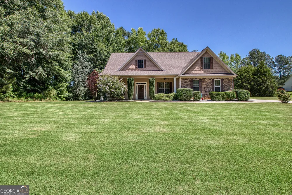 374 Austin Storey CIR Newnan, GA 30263